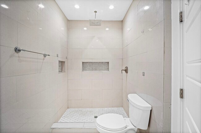 Building Photo - 12430 Pecan Ct