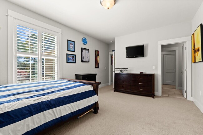 Building Photo - 4319 Sunset Beach Cir