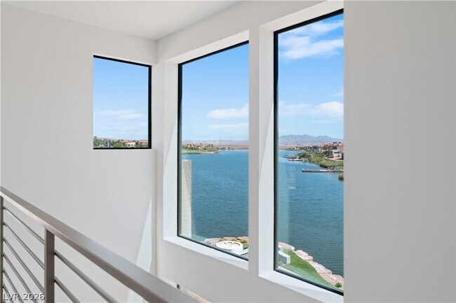 Building Photo - 66 Lakefront Dr