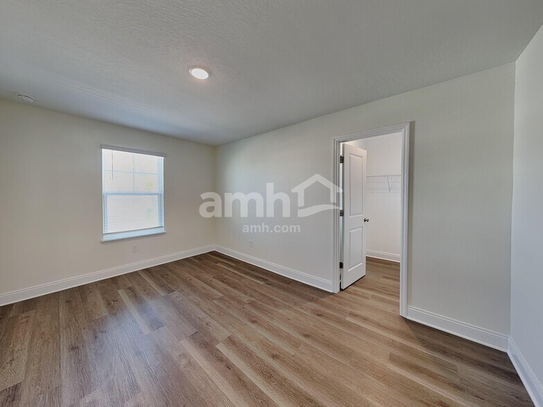 Building Photo - 2531 Feather Crst Dr