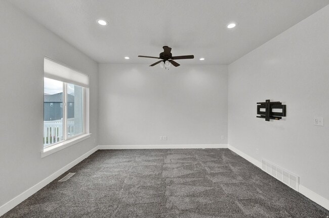 Building Photo - 16087 S Truss Dr