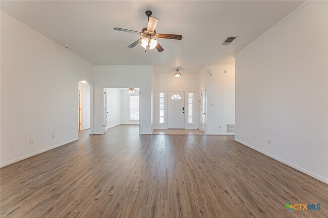 Building Photo - 3603 Salt Fork Dr