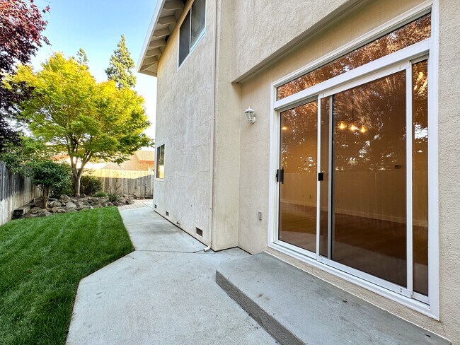 Building Photo - 7476 Hanna St
