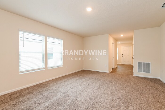 Building Photo - 250 Falcon Ridge Rd