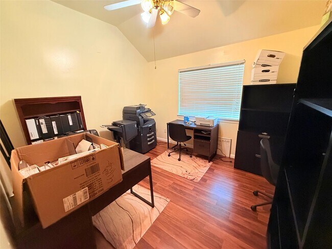 Building Photo - 4010 Highland Vale Ct