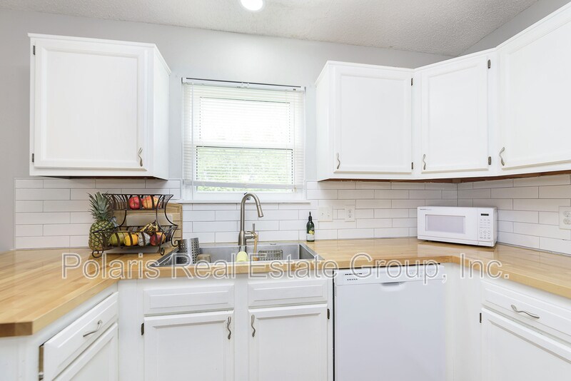 Building Photo - 266 E Pine Ridge Dr