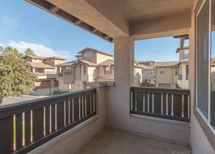 Building Photo - 41543 King Palm Ave