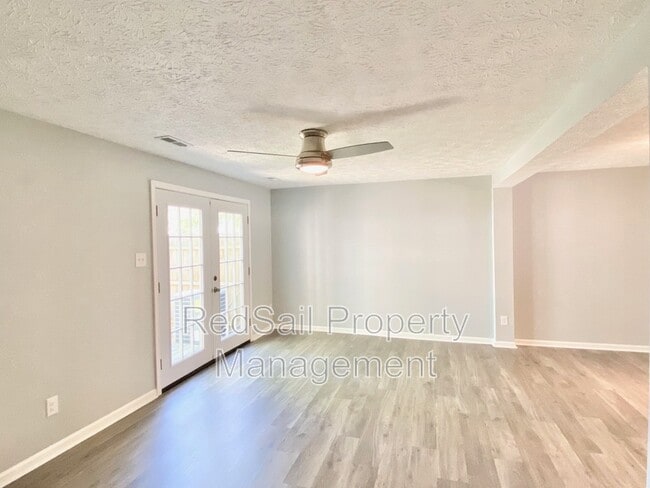 Building Photo - 30 Lucinda Ct