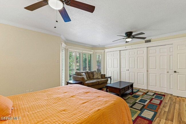 Building Photo - 350 Thunderbird Dr