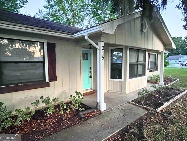 Building Photo - 315 Sunnyside Dr