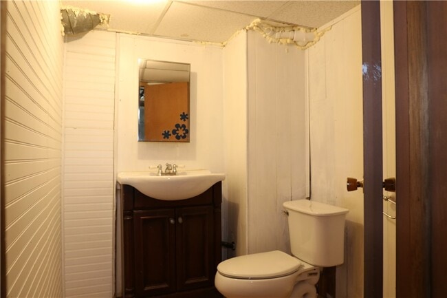 Building Photo - 175 English Rd