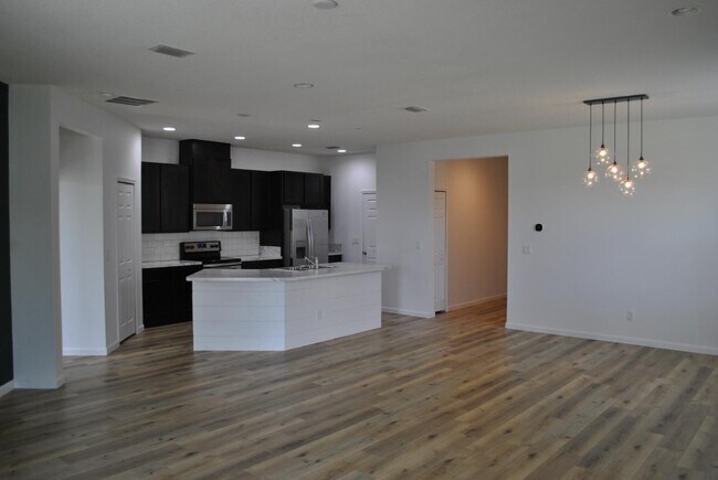 Building Photo - 612 Champion Ridge Dr