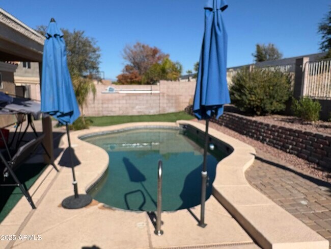 Building Photo - 17901 N 111th Dr