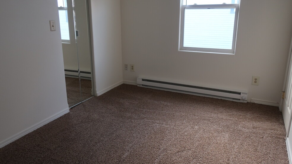 Building Photo - 1019 W Park St