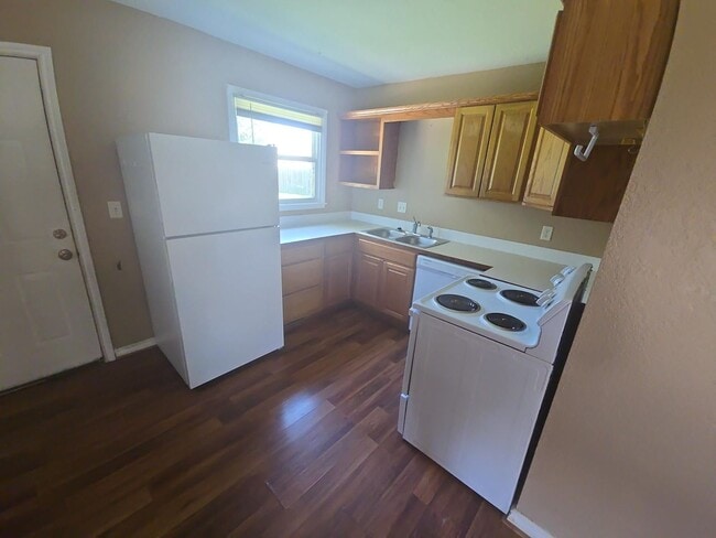 Building Photo - Charming 3-Bedroom Home with Large Yard