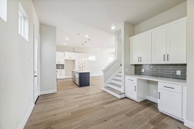 Building Photo - 5817 Mansfield Heights Ln
