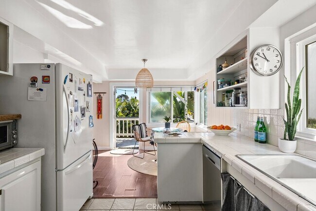 Building Photo - 128 Crescent Bay Dr