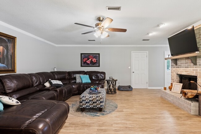 Building Photo - 304 Melbourne Dr