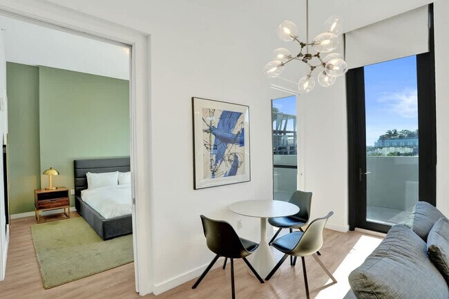 Building Photo - 1220 17th St