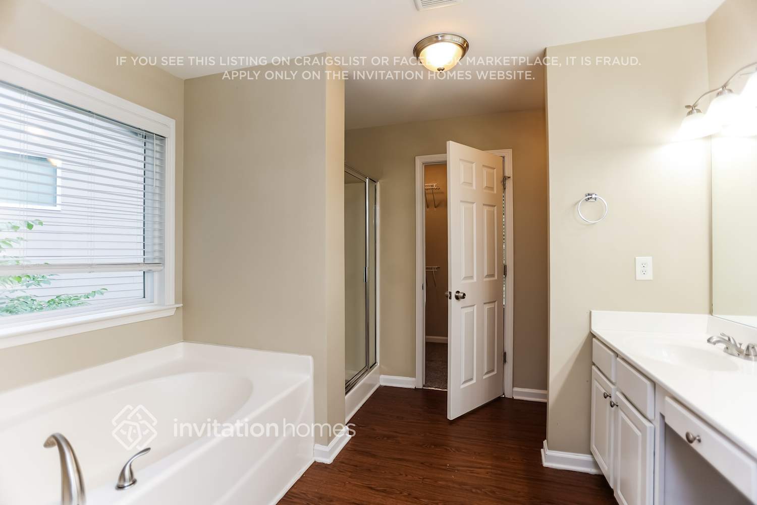 Building Photo - 3100 Delacorte Dr