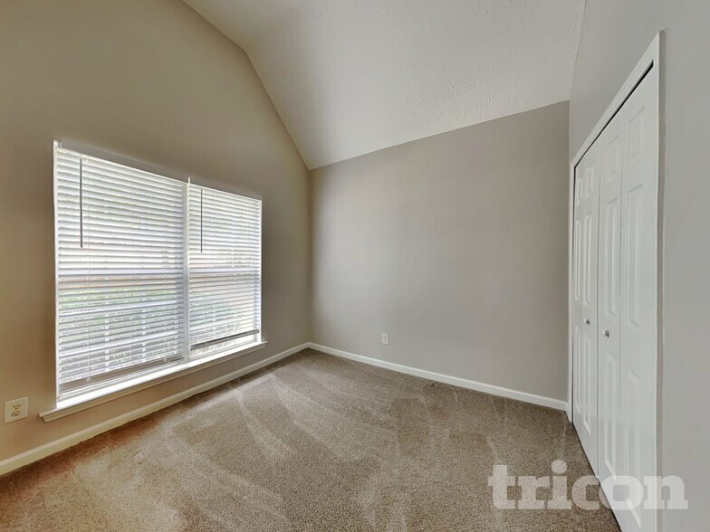 Building Photo - 313 Cascade Ct