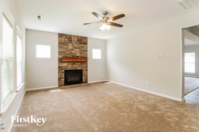 Building Photo - 4015 Shadetree Dr