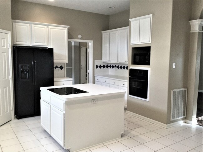 Building Photo - 15007 Red Cedar Bluff Ln