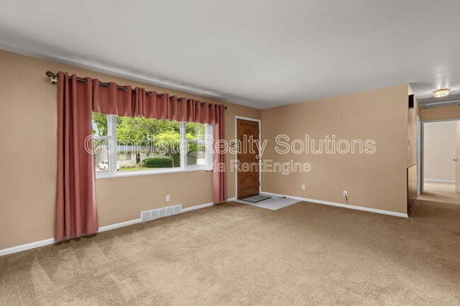 Building Photo - 1115 Hadwin Dr
