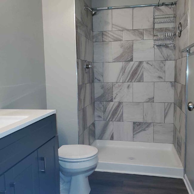 Building Photo - 897 W Gay St