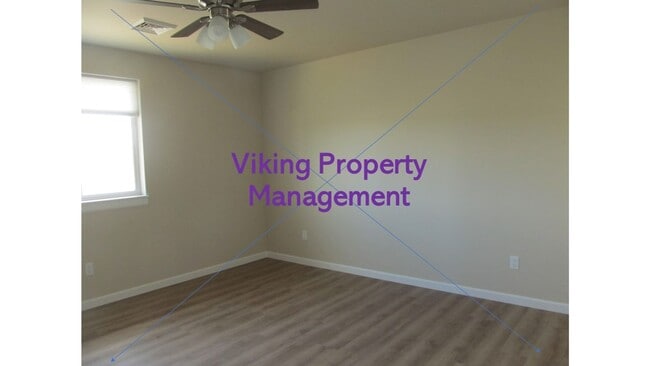 Building Photo - 1370 NW Breann Loop