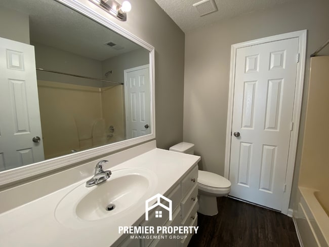 Building Photo - 7449 Dunbarton Dr