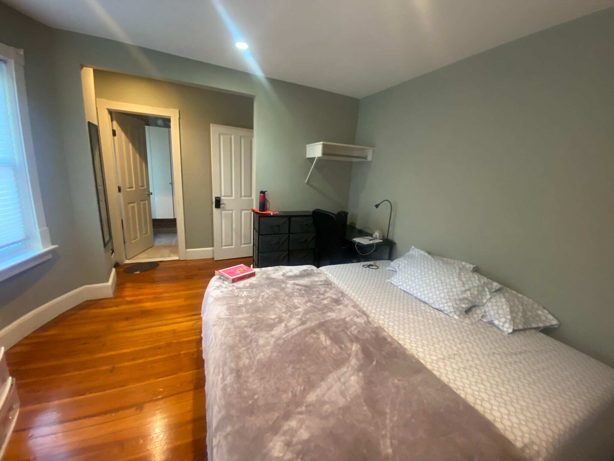 Building Photo - 151 Highland St