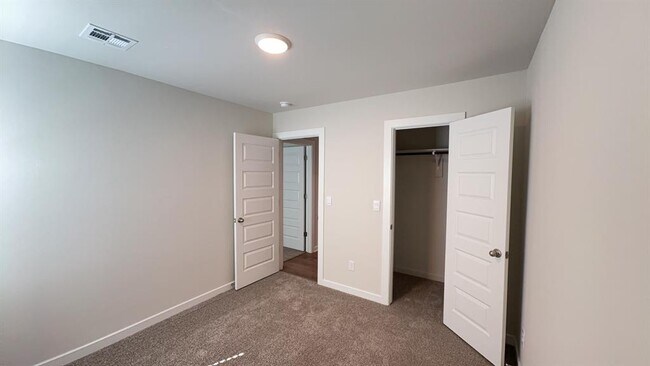 Building Photo - 10709 Red Thistle Dr