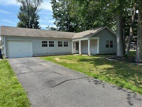 Building Photo - 3 Bedroom 1 bath - Willingboro