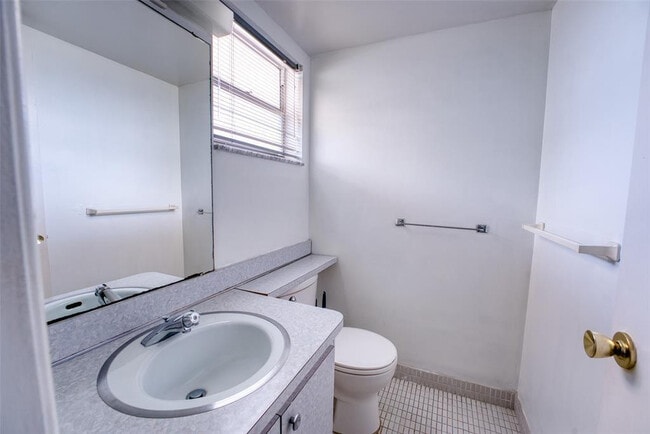 Building Photo - 4700 Washington St