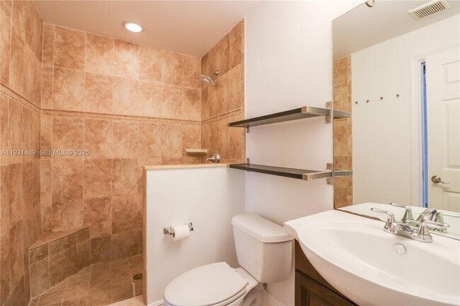 Building Photo - 2947 Coconut Ave