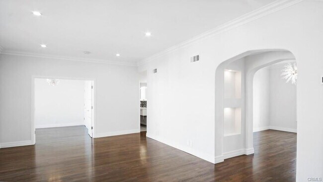 Building Photo - 1424 N Crescent Heights Blvd
