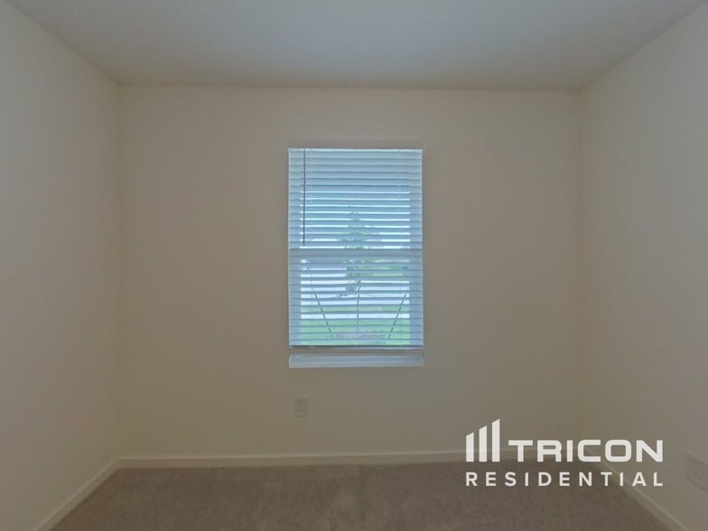 Building Photo - 10732 Cowhide Ln