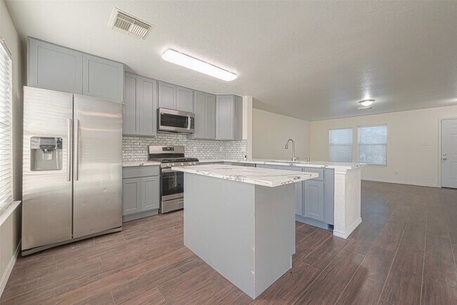 Building Photo - 19839 Rustic Lake Ln