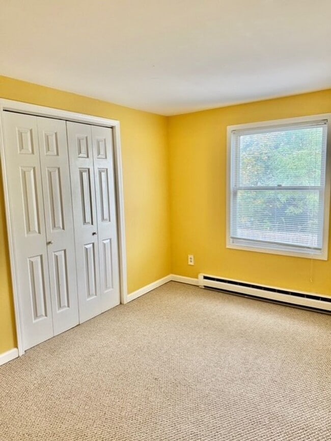 Building Photo - 120 Hinsdale St