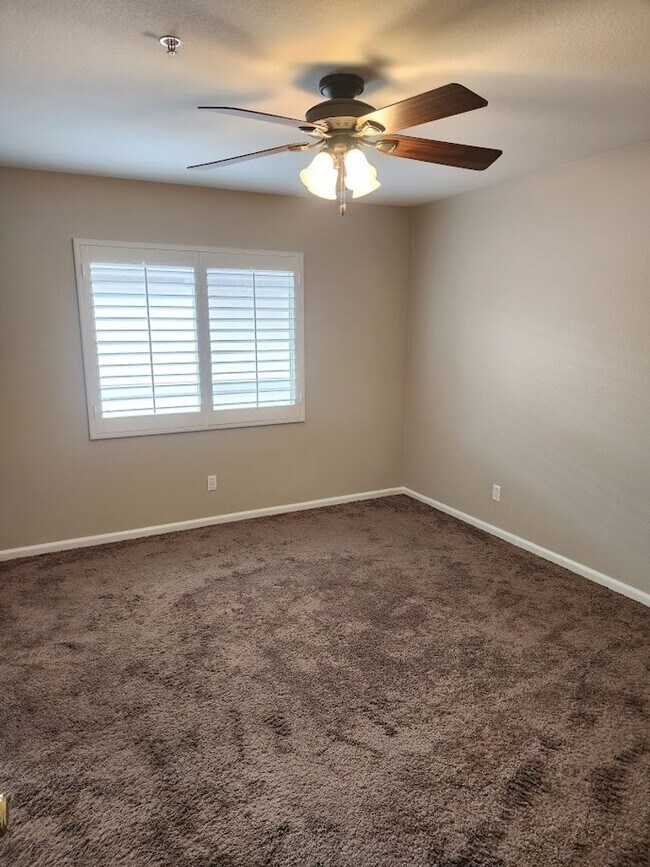Building Photo - Murrieta 2 Bedroom Townhome + Office, Loft and 2 Car Garage