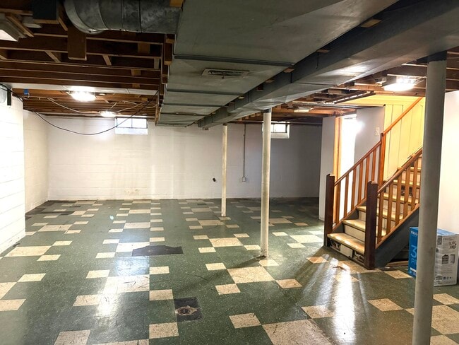 Building Photo - 27160 Spring Arbor Dr