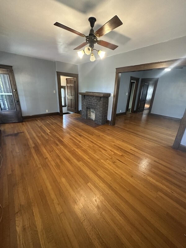 Building Photo - 9611 Larnder Ave
