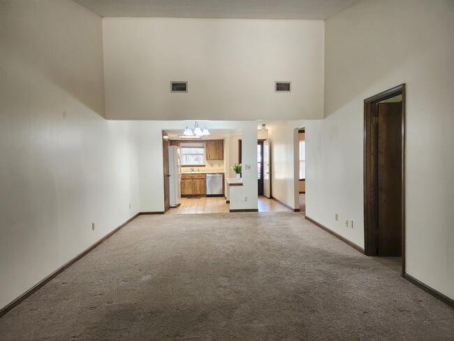 Building Photo - 35097 Whispering Oaks Blvd