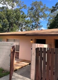 Building Photo - 3700 SW 29th Terrace