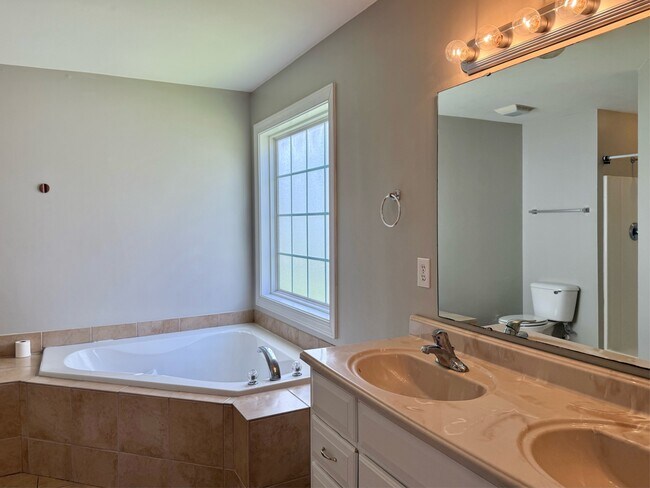 Building Photo - 109 Daughety Ct