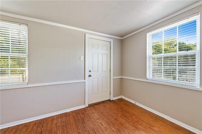 Building Photo - 2201 Cr 320