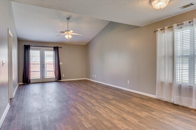 Building Photo - 131 Bevington Dr