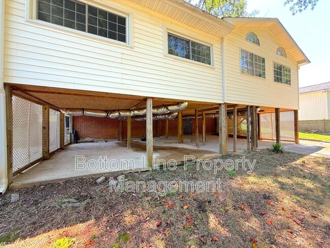Building Photo - 4103 Little Mountain Rd