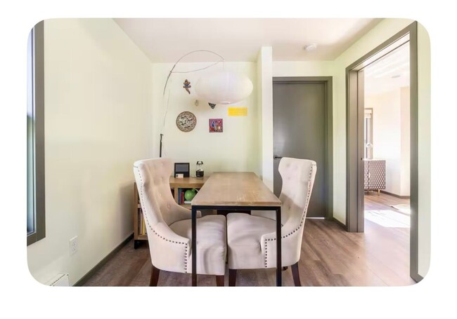 Building Photo - Charming 1BR Condo in Kenmore in forest se...